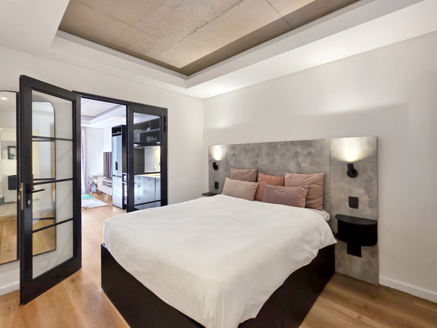 1 Bedroom Property for Sale in Sea Point Western Cape